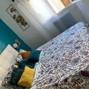 petit-appartement-de-50-m2-entierement-renove.fr-provencehotel.com/