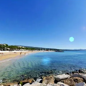 logement-climatise-avec-jardin-et-parking-pour-2.fr-provencehotel.com/