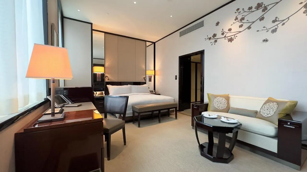 The Peninsula Hong Kong Hotel 5*,